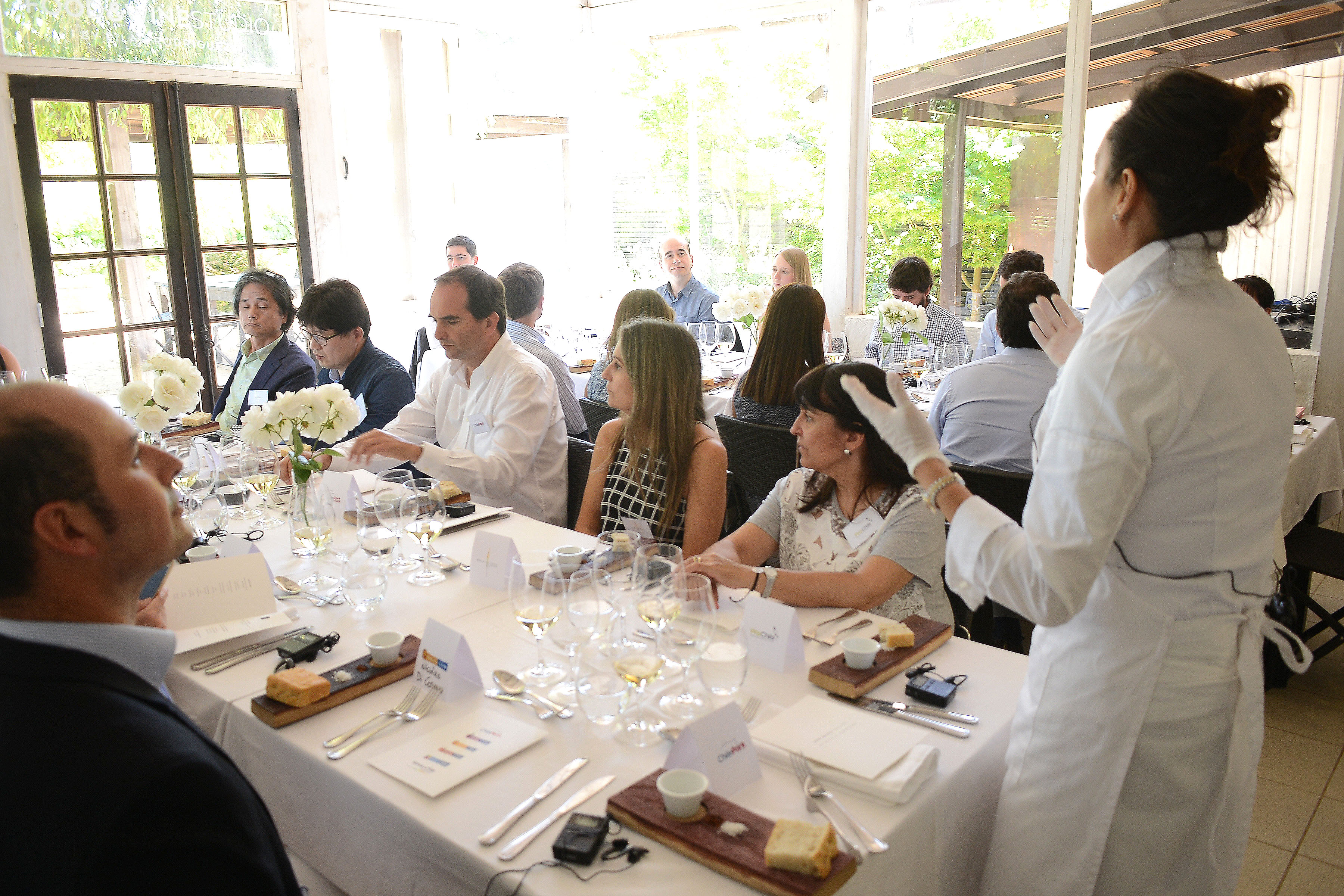 La Chef Pilar Rodriguez, explicando las diferentes preparaciones.
