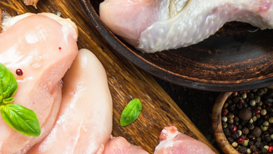 Carne de ave y cerdo se posicionaron en el 4to lugar de los alimentos chilenos más exportados en 2022