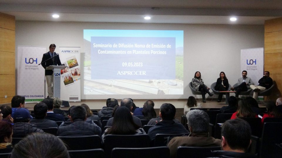 Nueva norma de olores para planteles porcinos fue abordada en Seminario y Feria con enfoque multisectorial