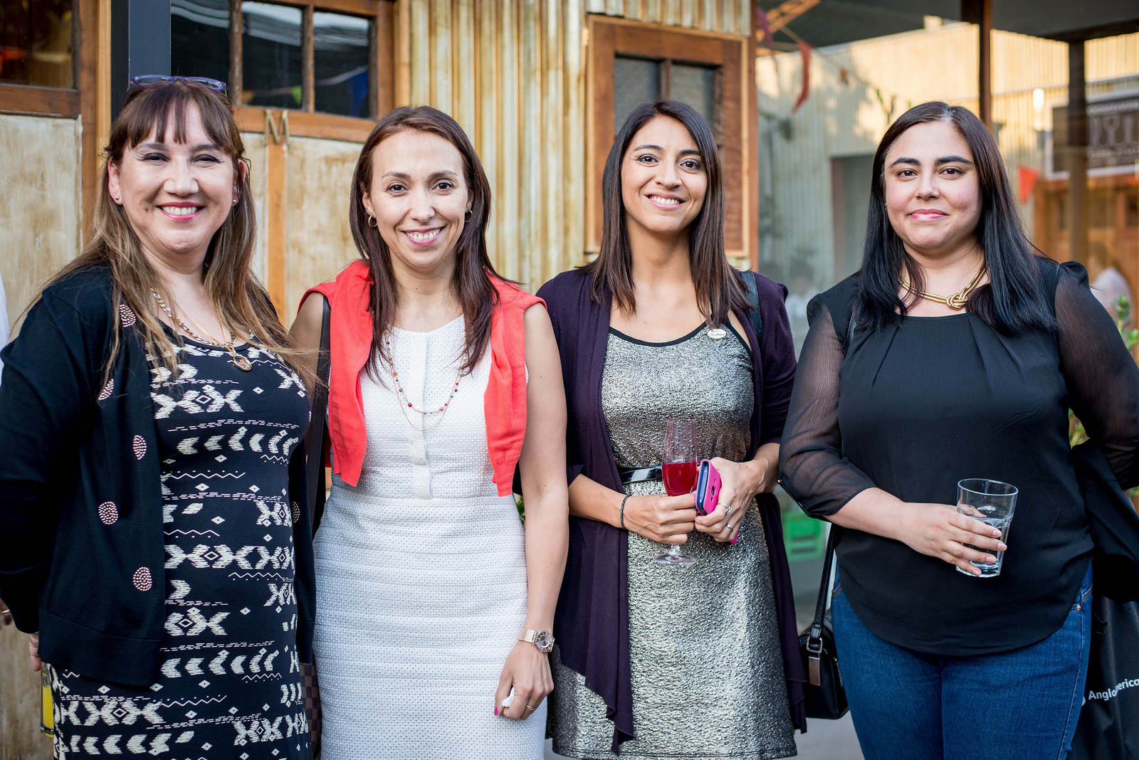 (De izquierda a derecha) Aileen Cárcamo, Jefa de Comunicaciones de Direcon; Paulina Nazal, Directora General de Direcon; Natalia Sepúlveda, Jefa del Departamento de Estudios y Marketing de Asprocer, y Denisse Vásquez, periodista del Diario Financiero.
