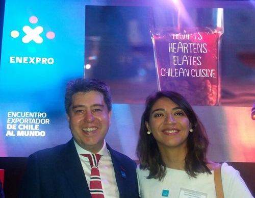 El Agregado Comercial en Shangai, César Suárez, junto a la representante de ChilePork, Natalia Sepúlveda.

