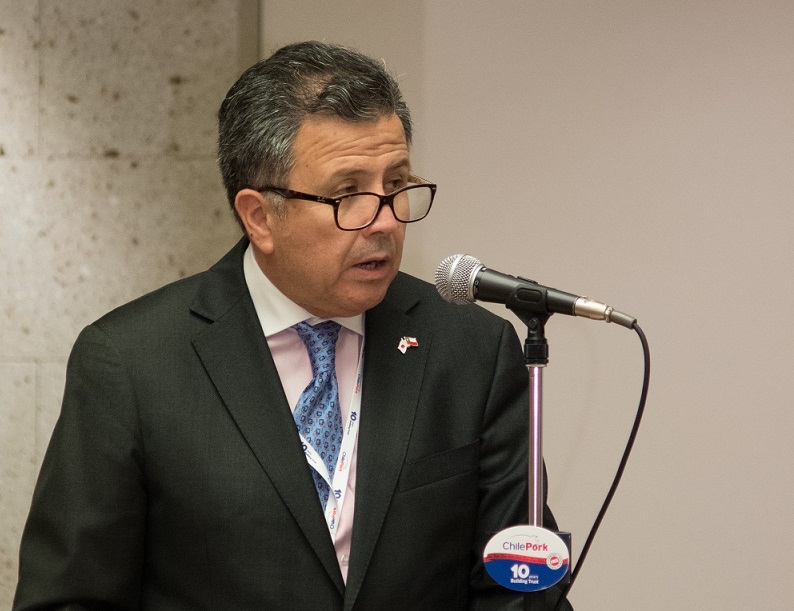 During the opening ceremony, Ambassador Gustavo Ayares noted the prestigious position won by Chilean pork since the first container arrived in Japan 20 years ago.
